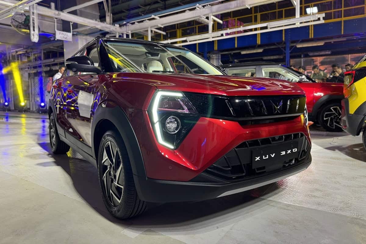Mahindra XUV 3XO Base Variant EMI: ₹1 लाख डाउन पेमेंट के बाद हर महीने कितनी देनी होगी किस्त? जानें पूरा हिसाब
