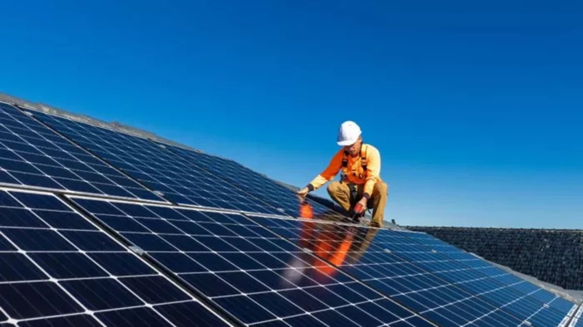 Free solar panel: 3.48 लाख उपभोक्ताओं की घर की छत पर लगेगा बिल्कुल फ्री सोलर पैनल